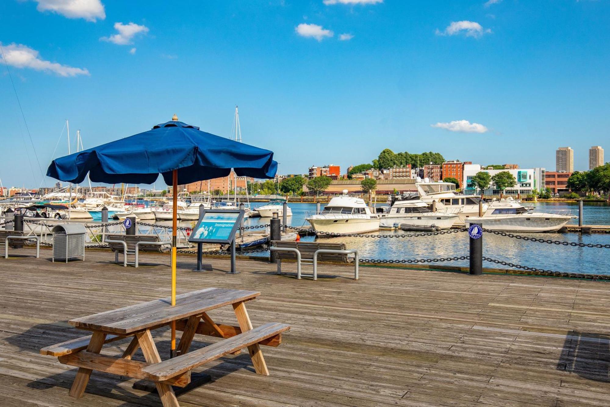Residence Inn By Marriott Boston Harbor On Tudor Wharf Exterior foto